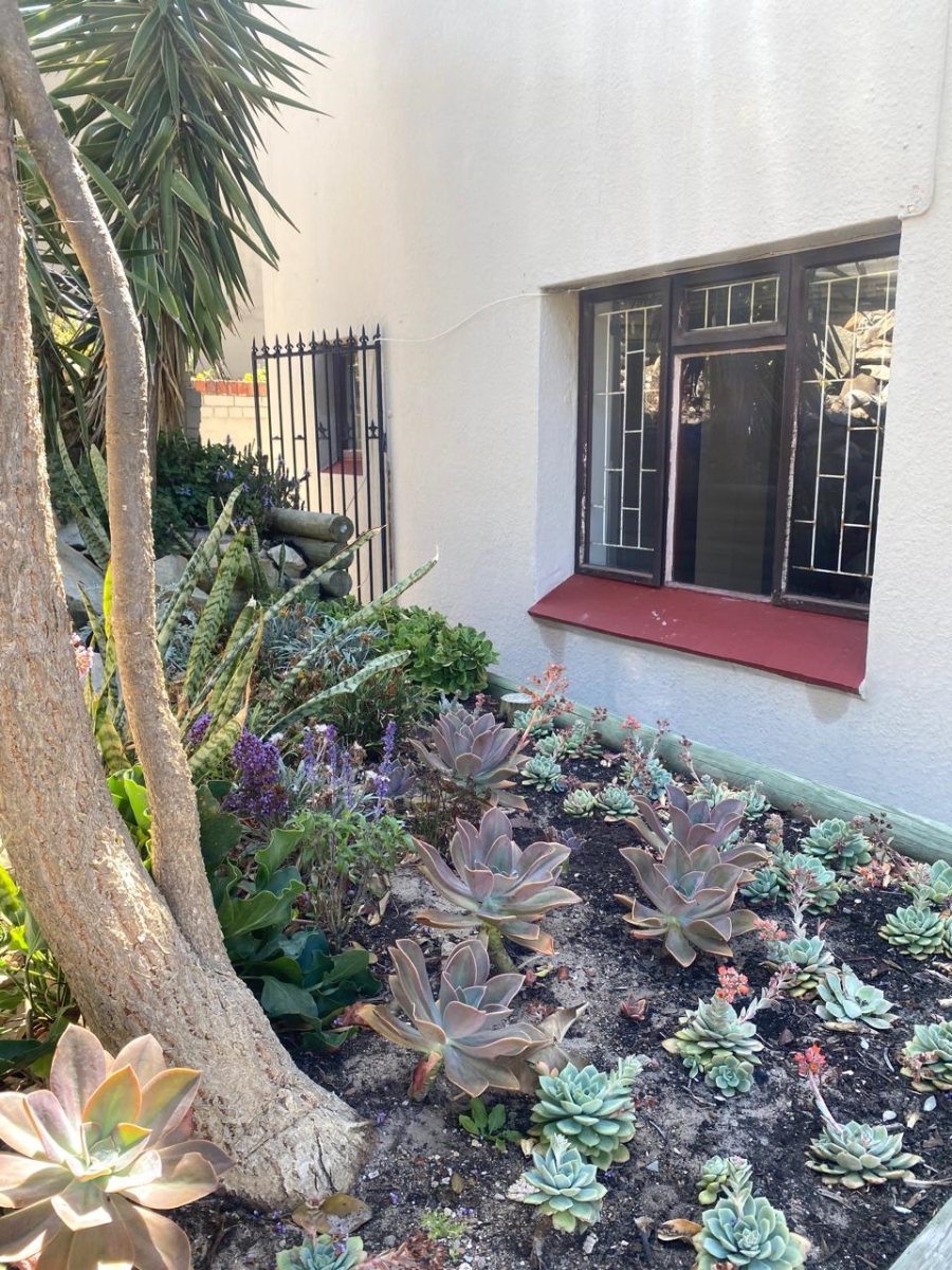 To Let 1 Bedroom Property for Rent in Fish Hoek Western Cape